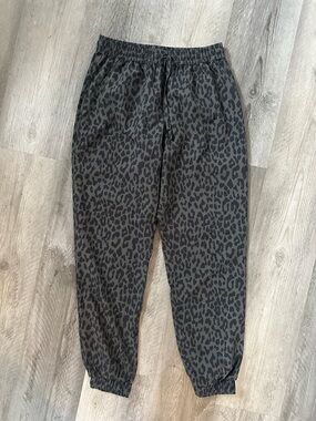 🌻 Leopard Print Jogger Pants 🌻